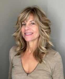 25 Sexiest Short Haircuts For Women Over 40 (Photos) – Style Done Right