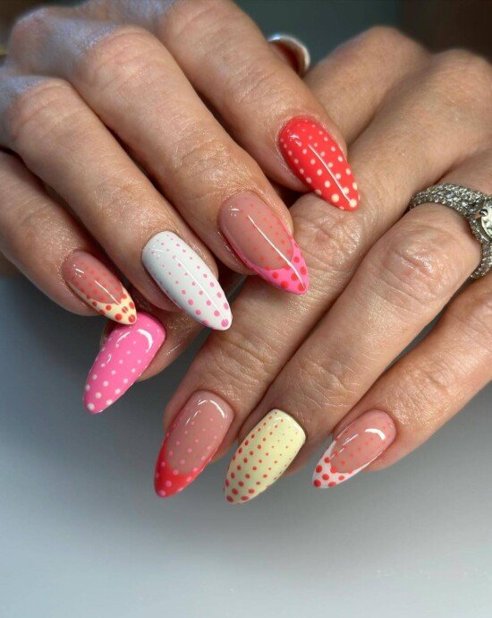 Instagram: @<a href="https://www.instagram.com/bees.knees.nails/">bees.knees.nails</a>