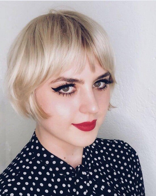 Instagram:  @<a href="https://www.instagram.com/hollygirldoeshair/">hollygirldoeshair</a>