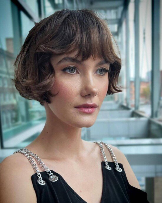 Instagram:  @<a href="https://www.instagram.com/rachelwstylist/">rachelwstylist</a>