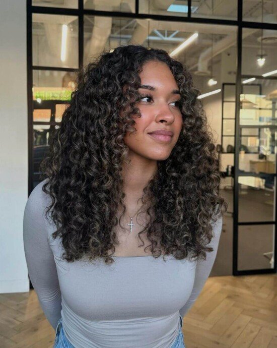 Instagram: @<a href="https://www.instagram.com/theashleyjhair/">theashleyjhair</a>