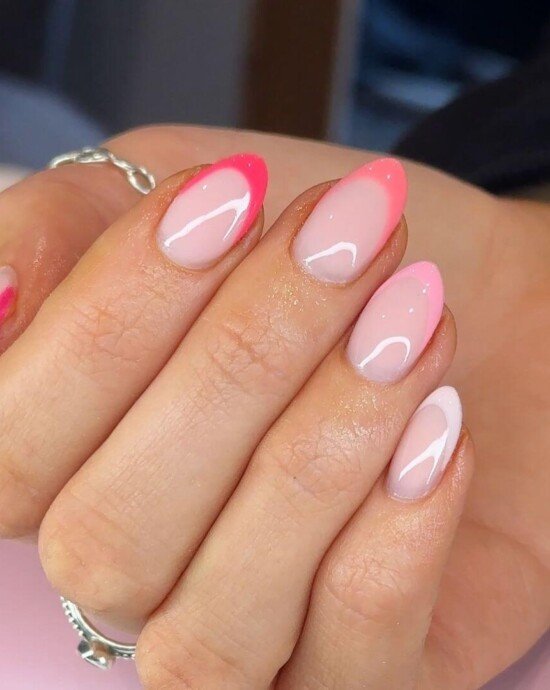 Instagram:  @<a href="https://www.instagram.com/thenailroombygee/">thenailroombygee</a>